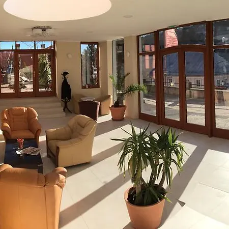 Hotel & Grand Matej 3*