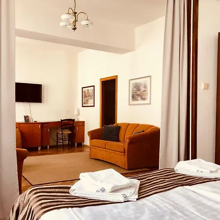 Hotel & Grand Matej 3*