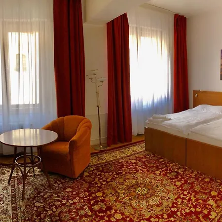 Hotel & Grand Matej 3*